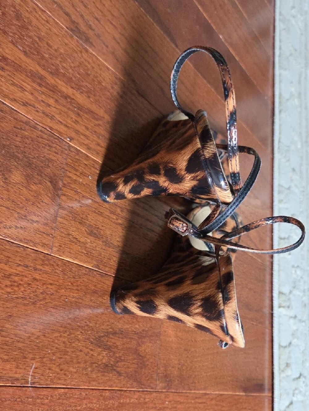 Fashion Nova Leopard-Print Strappy Wedge Heels - Brown/Black Fit Like a Sz 8 - Picture 8 of 9